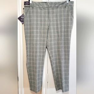 Ava & Viv Black and White Plaid Cropped Pants